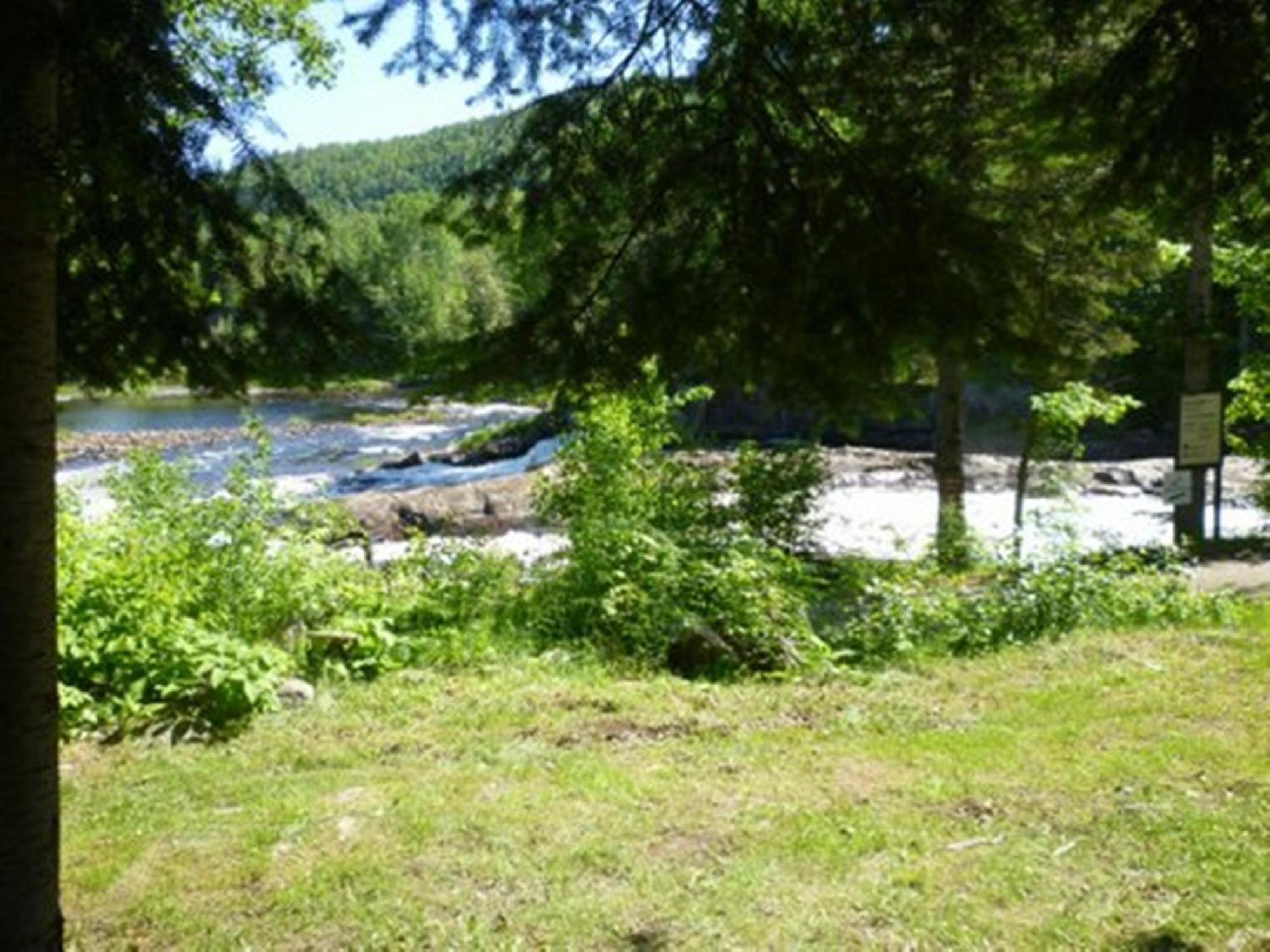 Vila Riviere Petit Saguenay Exteriér fotografie